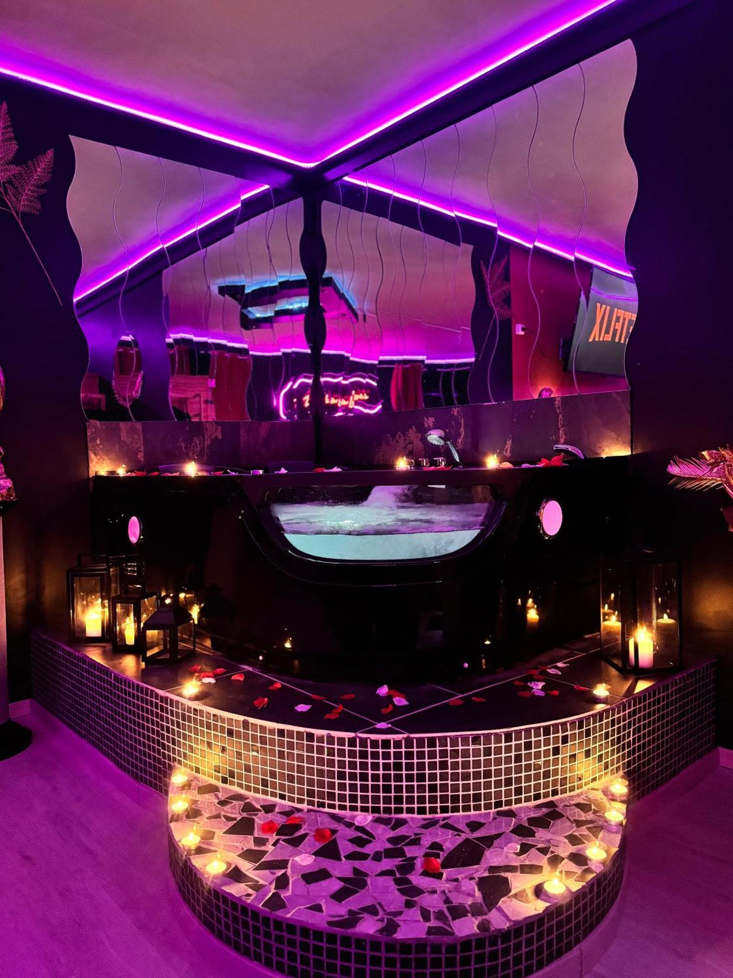 Apartment Loveroom By Sunnyroom